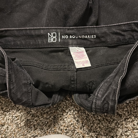 No boundaries non ripped black jeans. Worn once in perfect condition! - Picture 3 of 3